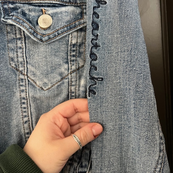 Crop jean jacket with patchwork and embroidery - Picture 8 of 8